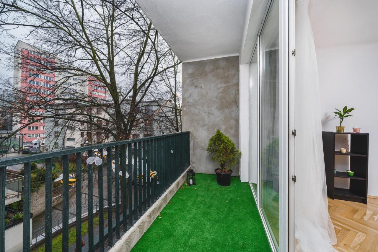 Sunshine Parkside Hideaway - 3 Bedroom - By Upstairs Kraków Exteriör bild