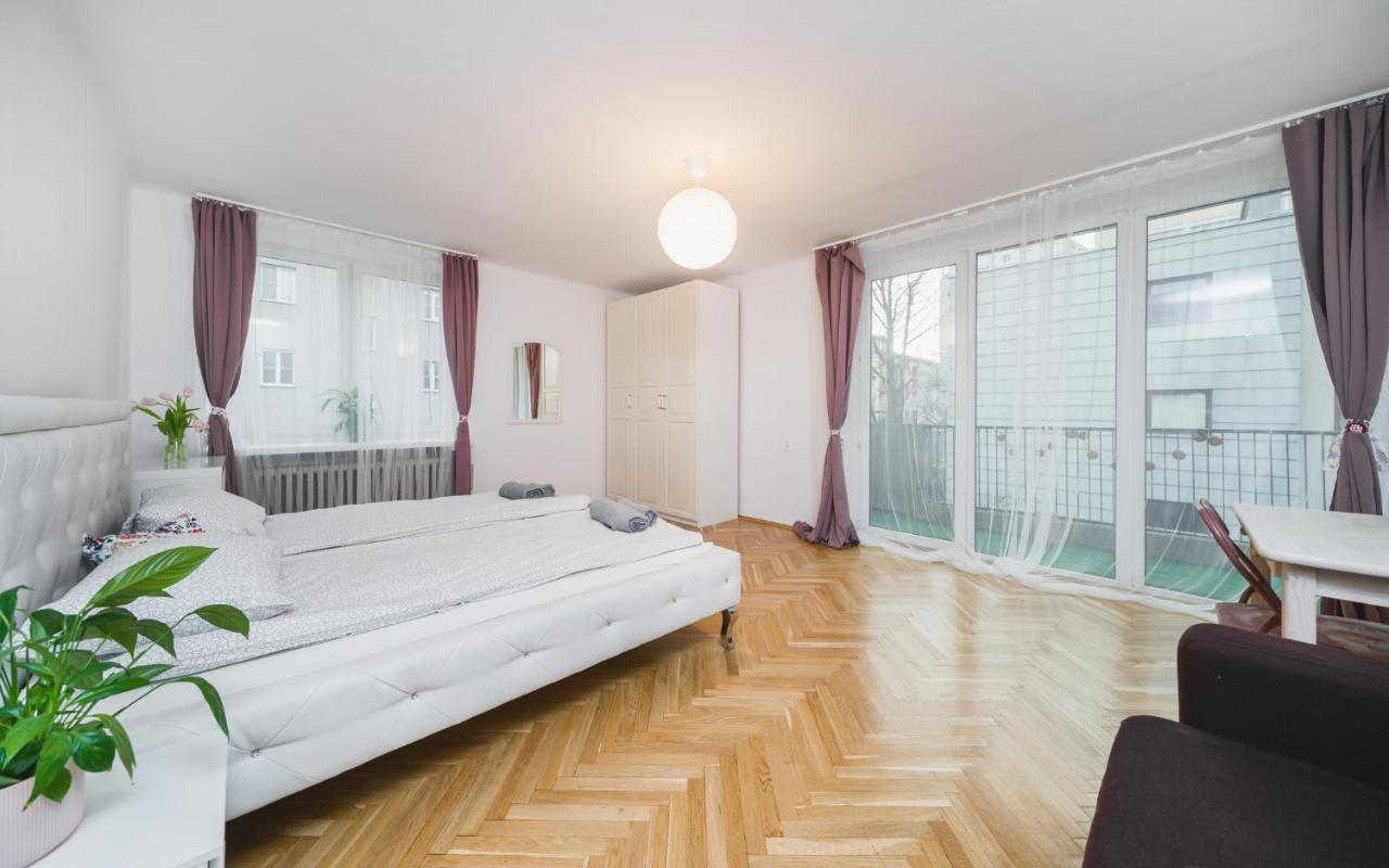 Sunshine Parkside Hideaway - 3 Bedroom - By Upstairs Kraków Exteriör bild