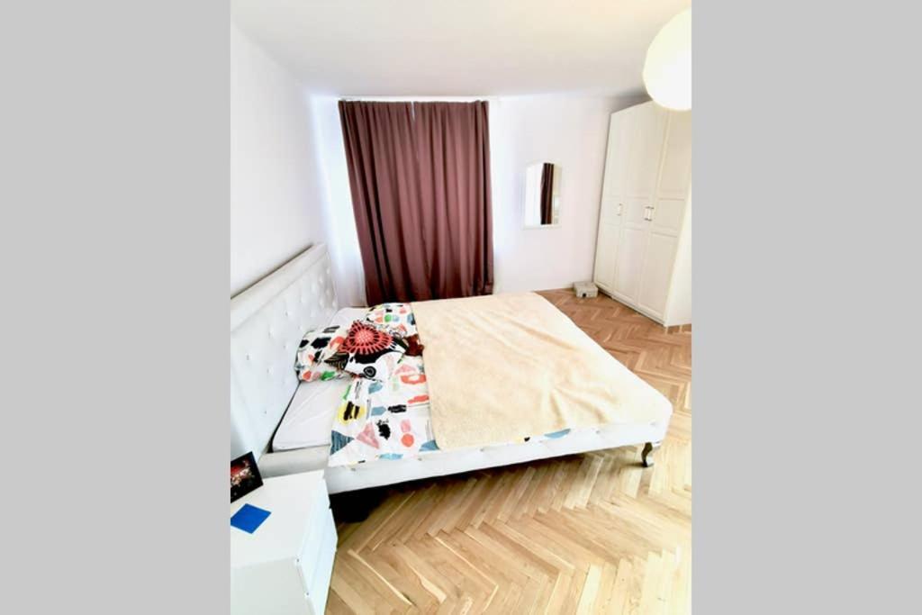 Sunshine Parkside Hideaway - 3 Bedroom - By Upstairs Kraków Exteriör bild